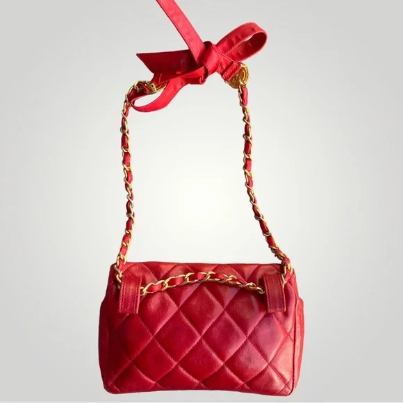 Chanel Red Belt Bag with Vintage Chain Bow Belt - Picture 6 of 17